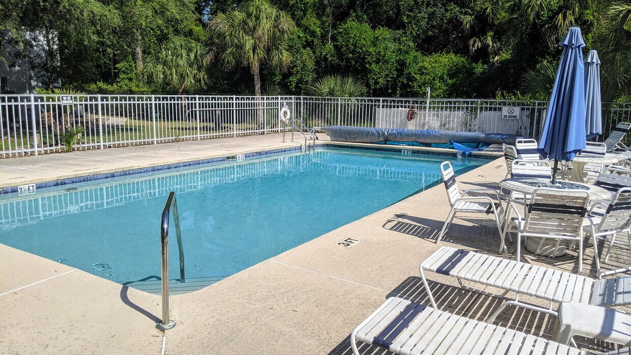 957 SE Mayo Dr, Crystal River, FL 34429 Townhome Rentals in Crystal