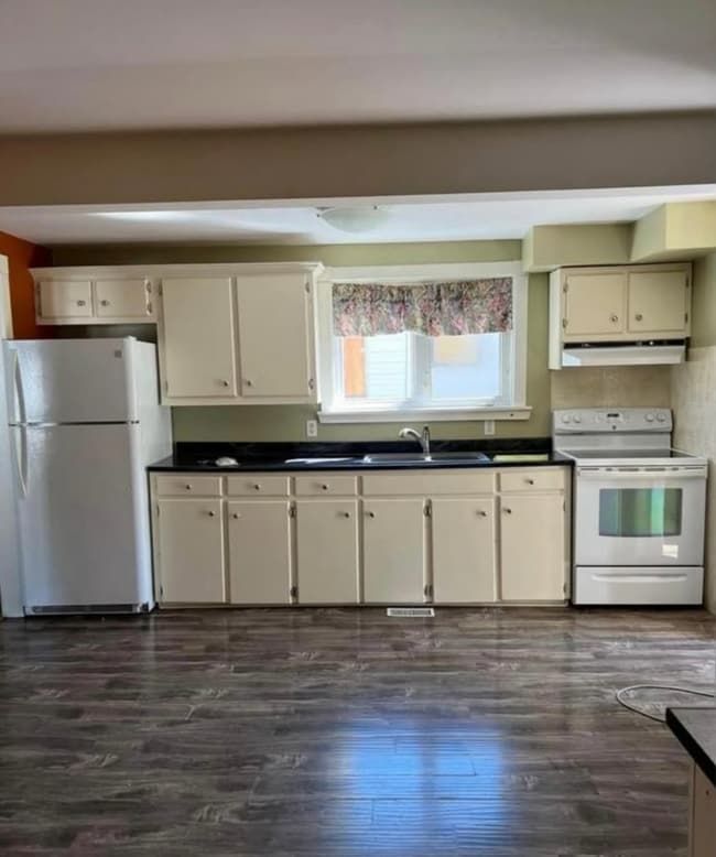 Building Photo - 116 Greenwood Dr