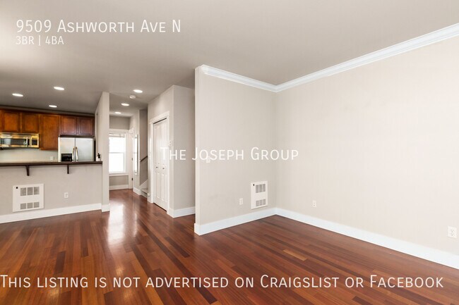 Foto del edificio - Beautiful 3BD/3.5BA Townhome in North Seat...