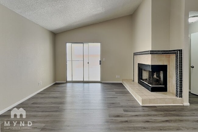Building Photo - 5825 Goodsprings Ct