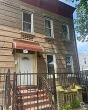 Building Photo - 424 Berriman St