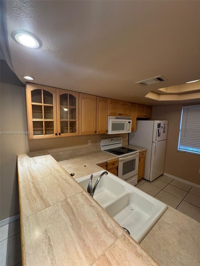 Foto del edificio - 5040 Terrace Palms Cir