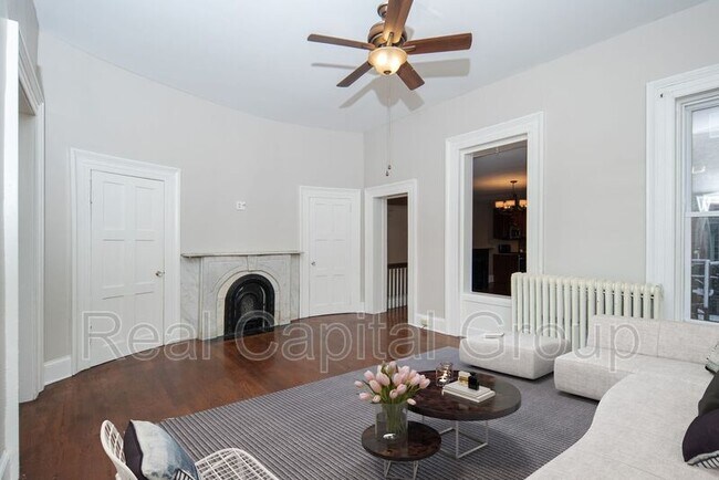 Foto del edificio - 347 Hudson Ave