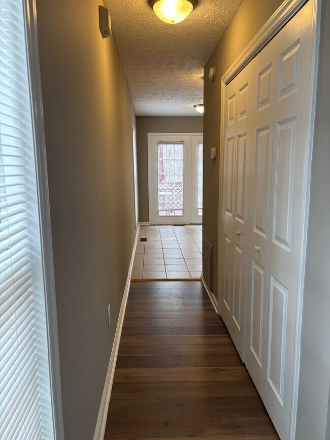 Foto del edificio - Beautiful 2 story townhome available in Asheboro!