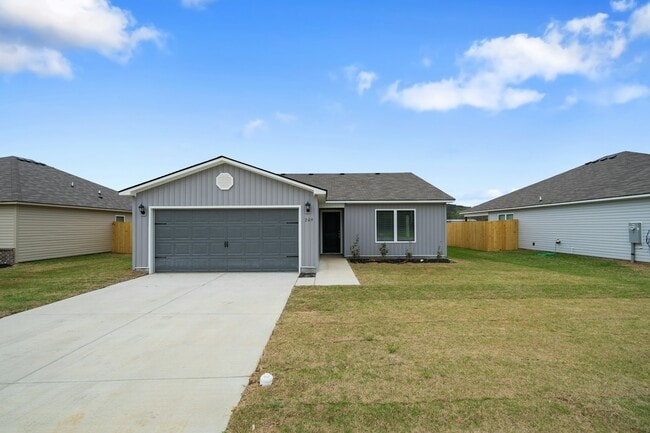 Building Photo - 209 Clear Creek Dr