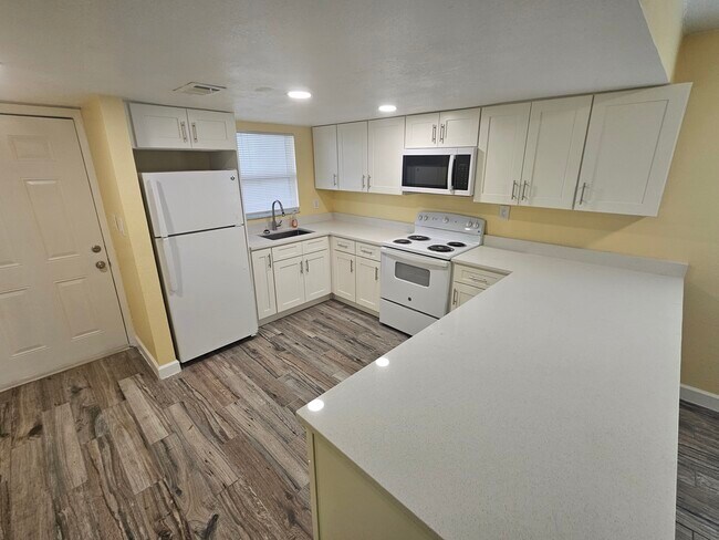 Foto del edificio - 2035 Alpine Rd