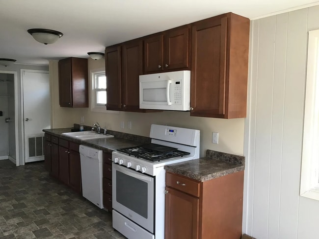 Building Photo - Check this Single-Family Home!