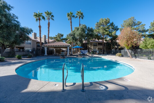 Swimming Pool - Gloria Park Villas