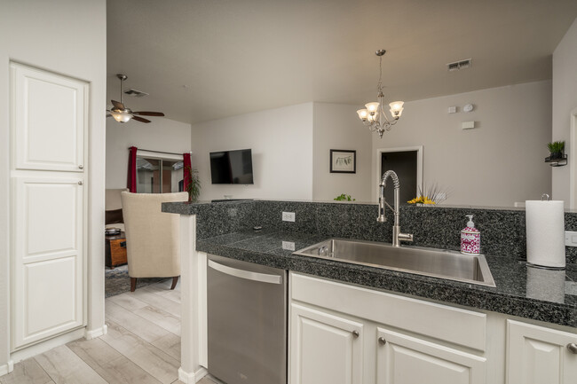 Foto del edificio - 2550 E Deer Valley Dr