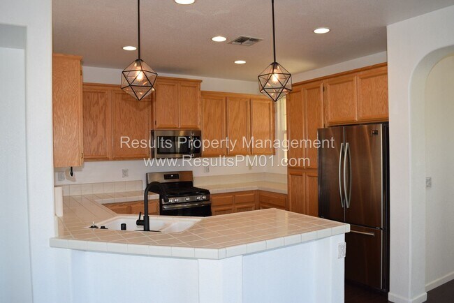 Building Photo - 3 br, 2 bath House - 300 Dedham Ct