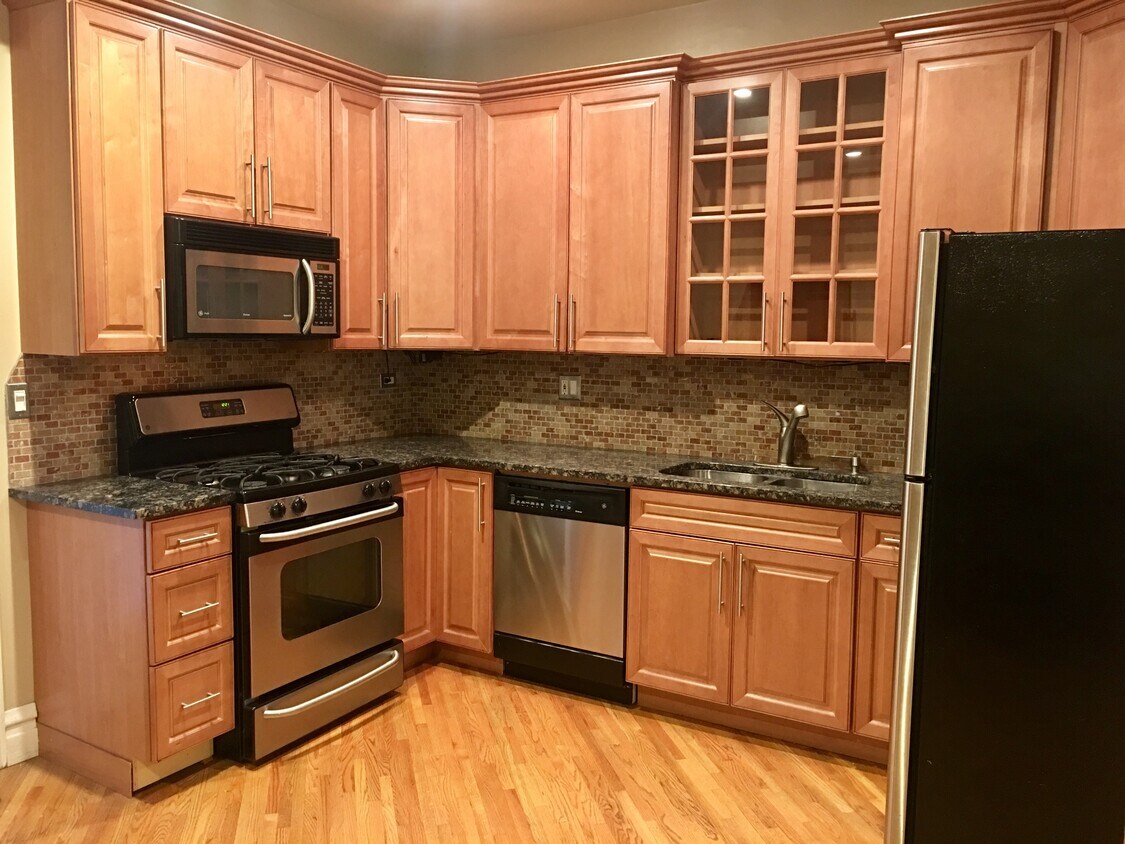 Foto principal - 2040 W McLean Ave