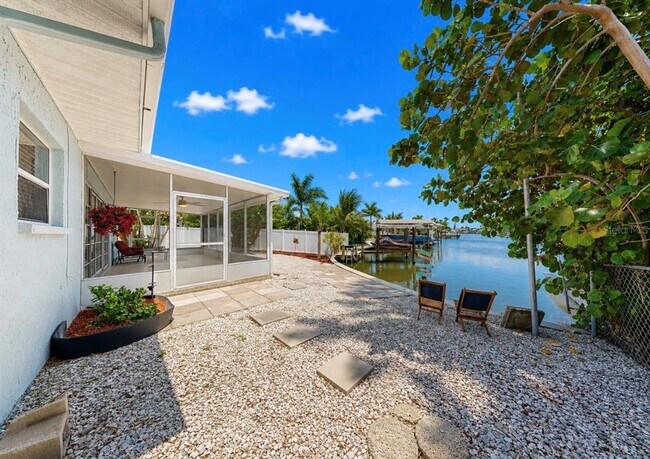 Building Photo - 6513 Abaco Dr