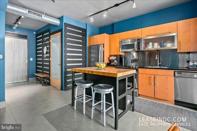 Building Photo - 1133 14th St NW