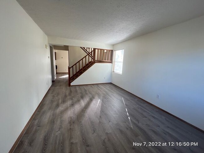 Building Photo - 3 BR 2.5 BA in Hilliard Schools