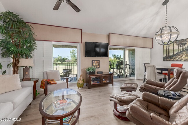 Building Photo - 7424 N Vía Camello Del Norte