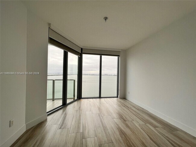 Foto del edificio - 2900 NE 7th Ave