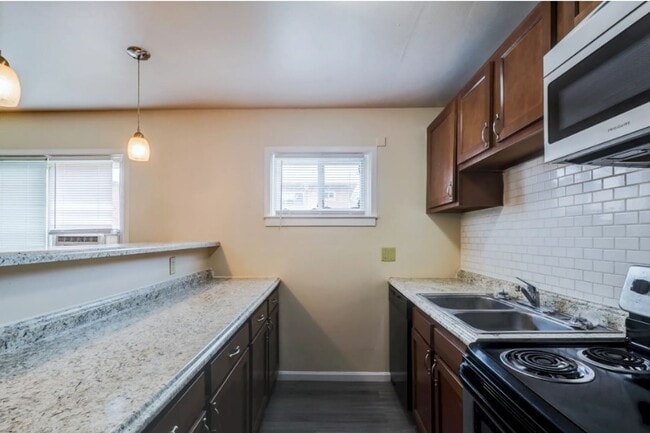 Interior Photo - Maple Court