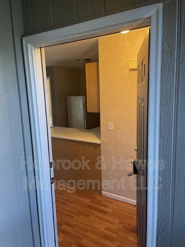 Building Photo - 4531 Boardwalk Dr