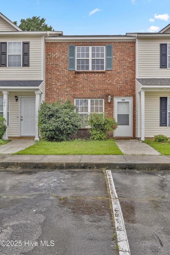 Foto principal - 705 Timberlake Trail