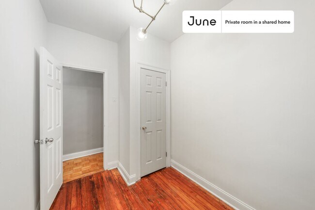 Foto del edificio - Room in Shared 3 bed/1 bath home