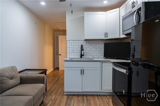 Building Photo - 217 Wesley St