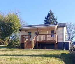 Building Photo - 1471 E State St