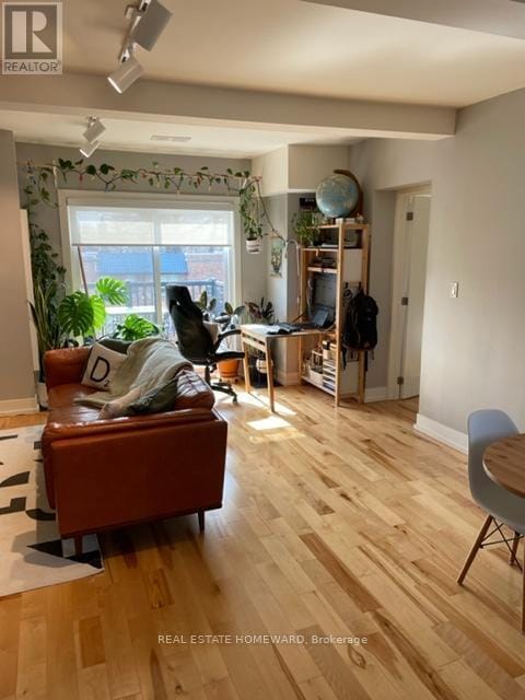 Building Photo - 2174 Queen St E