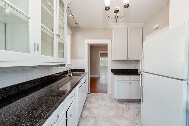 Building Photo - 6615 San Bonita Ave