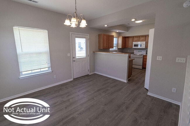 Foto del edificio - 5000 Derby Ridge Dr