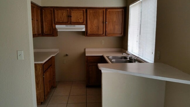 Building Photo - 11440 Beach Front Dr