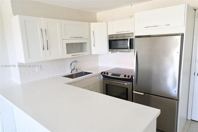 Foto del edificio - 3000 N Ocean Blvd