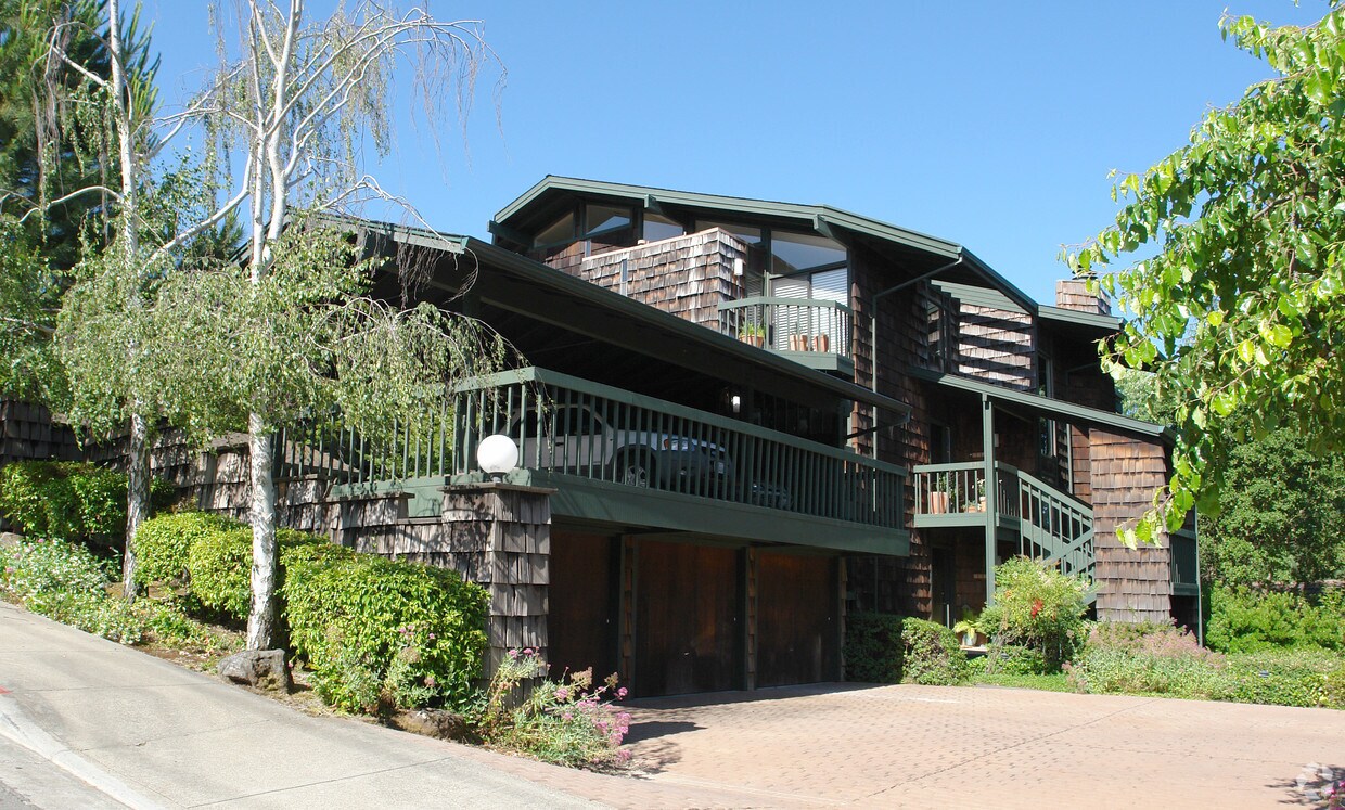 Foto del edificio - 921-923 Dewing Ave