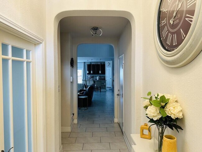 Foto del edificio - 6051 Akin Cir