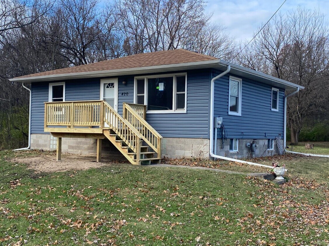 Primary Photo - 420 61st Ave