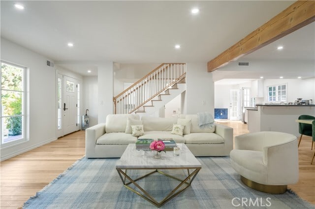 Foto del edificio - 3350 Berry Dr