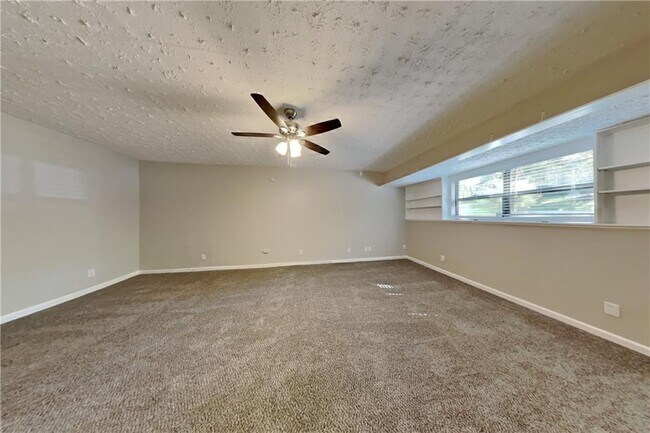 Foto del edificio - 8030 Sumit Creek Dr NW