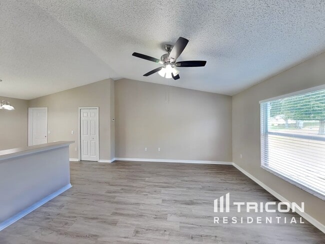 Foto del edificio - 938 Millenbeck Ave
