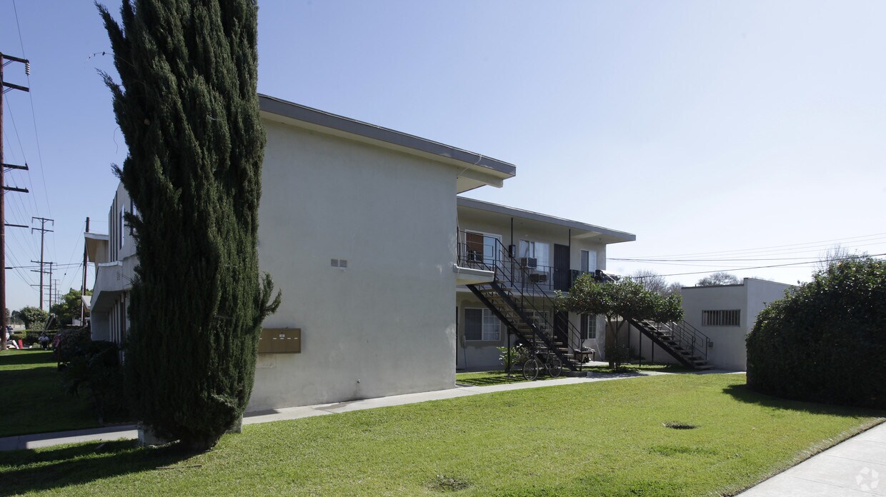 1242 W Valencia Dr, Fullerton, CA 92833 Apartments in Fullerton, CA