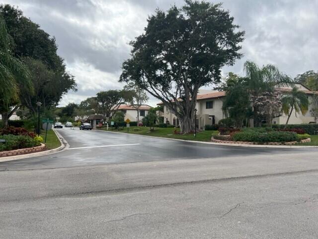 Foto del edificio - 8436 Cypress Ln