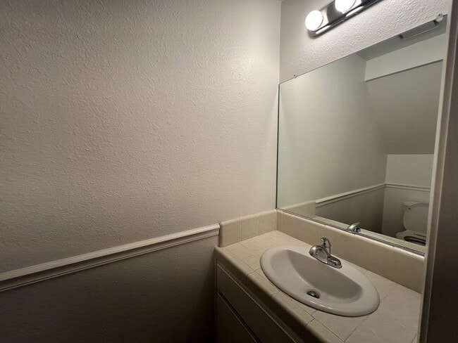 Building Photo - Beautiful Condo in Villa Del Sol – 2 Beds,...