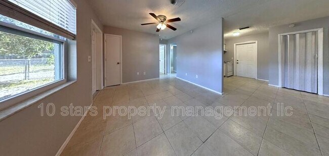 Building Photo - 3048 Brookview Ave