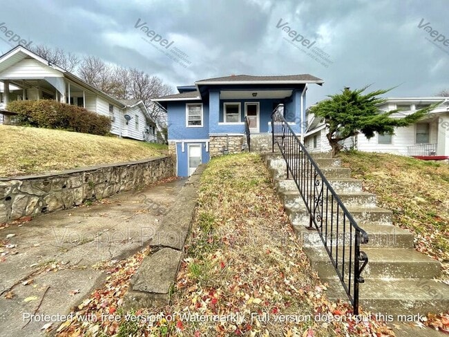 Building Photo - 409 Elmwood Ave