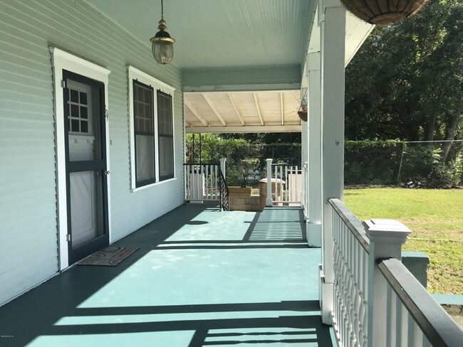 Foto del edificio - 621 NE 26th Ave