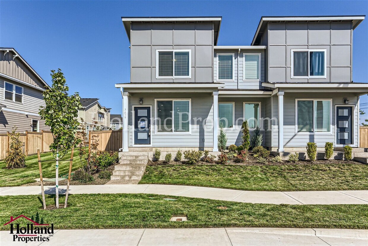 Foto principal - Gorgeous 3-Bedroom Single-Family Home with...