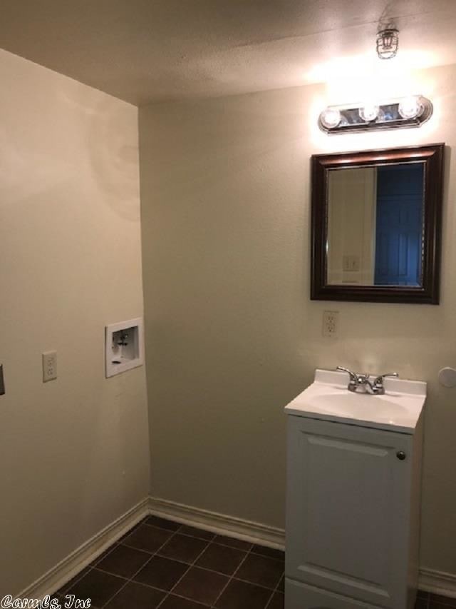 Building Photo - 1801 Labette Manor Dr