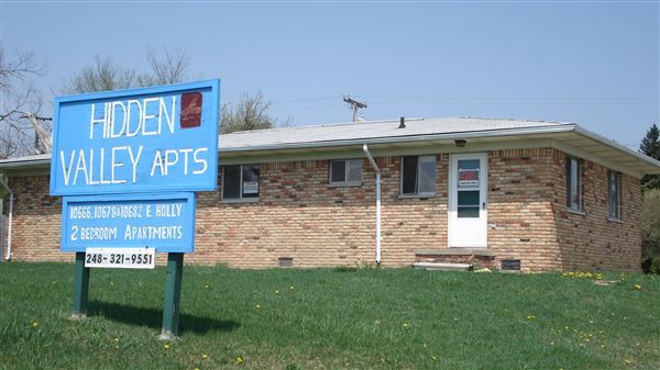 Primary Photo - 10666 E Holly Rd