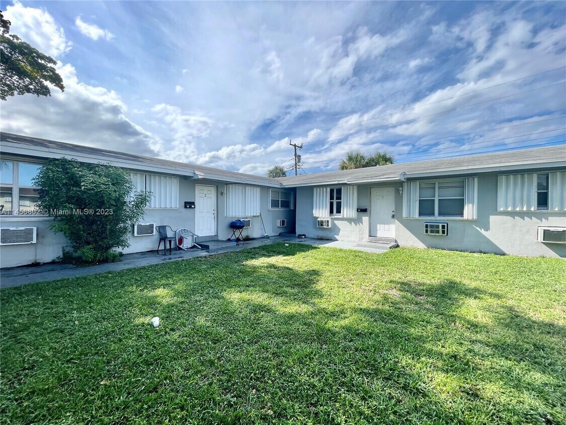 7551 St Unit 3, Miramar, FL 33023 Room for Rent in Miramar