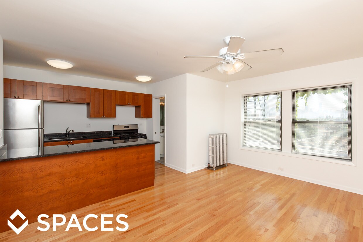 Primary Photo - 601 W Deming Pl