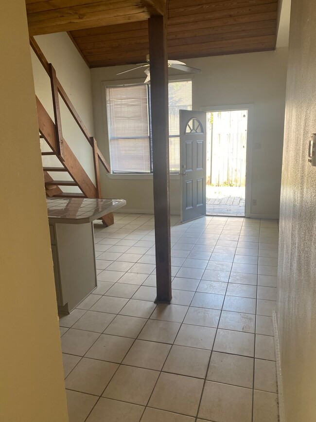 Photo - 1 Bedroom bungalow apartment