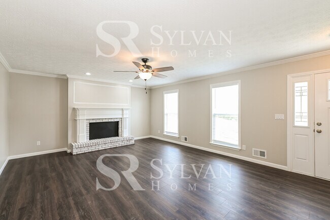 Building Photo - Prepare to fall in love with this 4 bedroom, 2.5 bathroom home